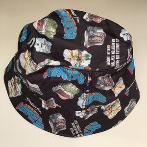 NWOT Nike SB Bucket Hat Greetings city Sz M